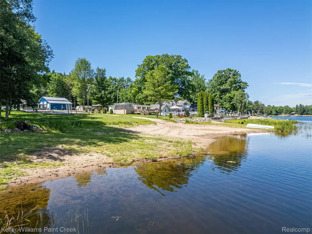 1379 Sioux Street Gladwin City MI 48624