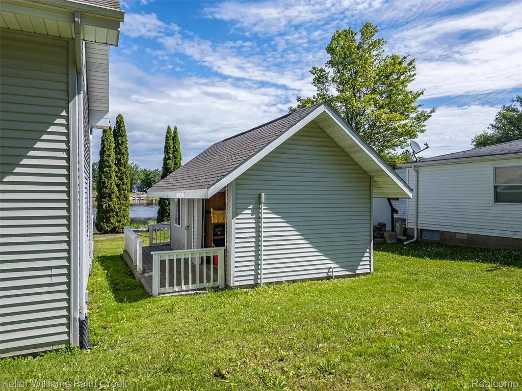 1379 Sioux Street Gladwin City MI 48624