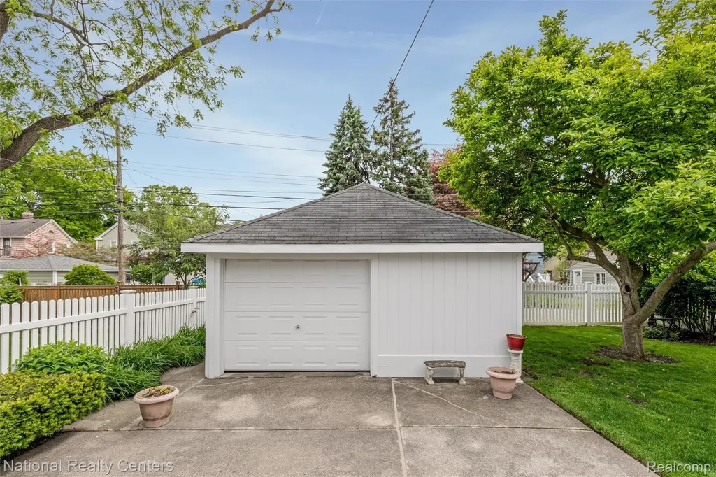 22607 Park Street Dearborn City MI 48124