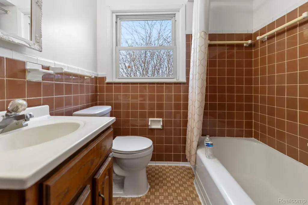 6690 Deering Street Garden City City MI 48135