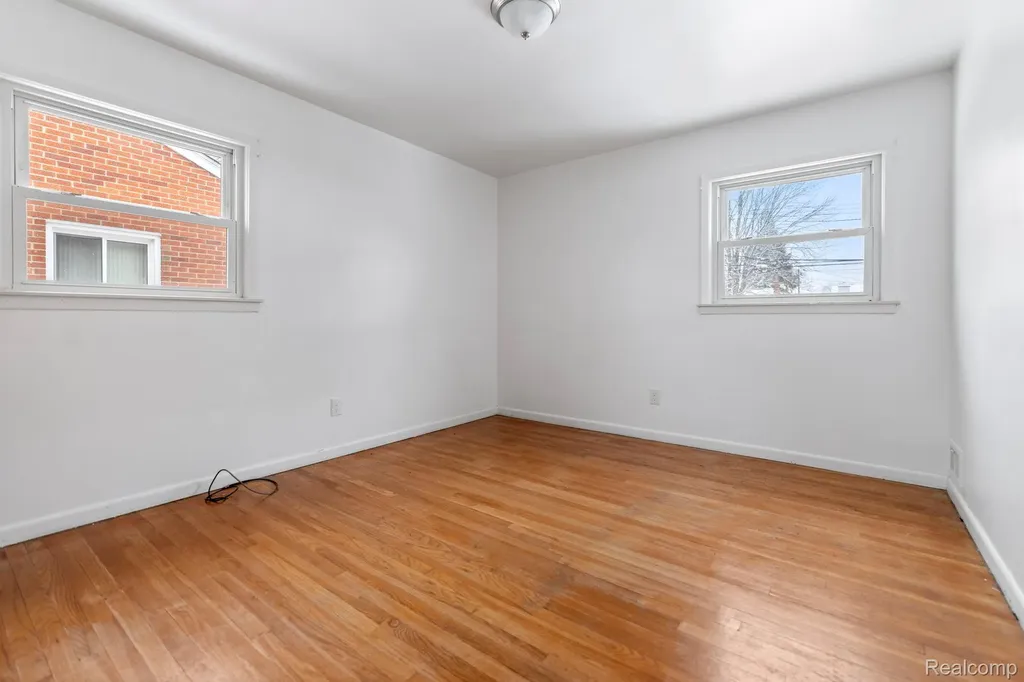 6690 Deering Street Garden City City MI 48135