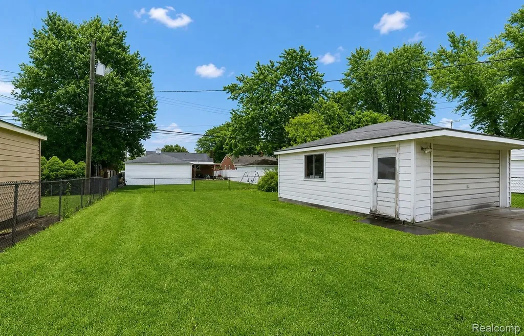 6690 Deering Street Garden City City MI 48135