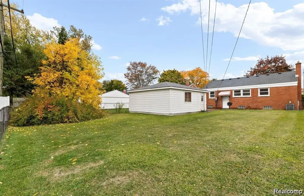 6690 Deering Street Garden City City MI 48135