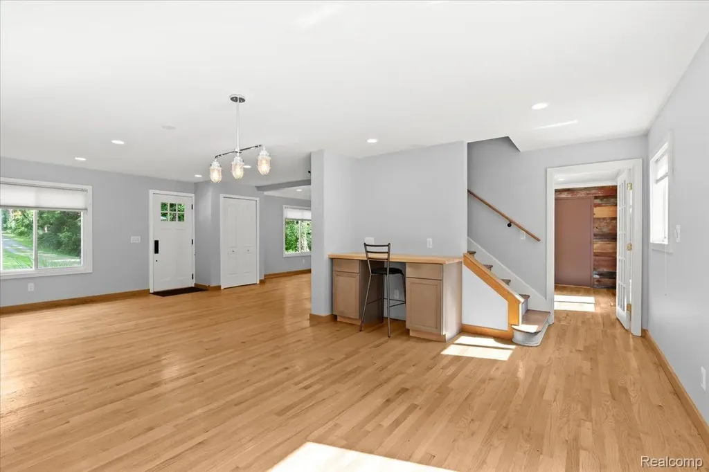 1350 Pettibone Lake Road Highland Charter Township MI 48356