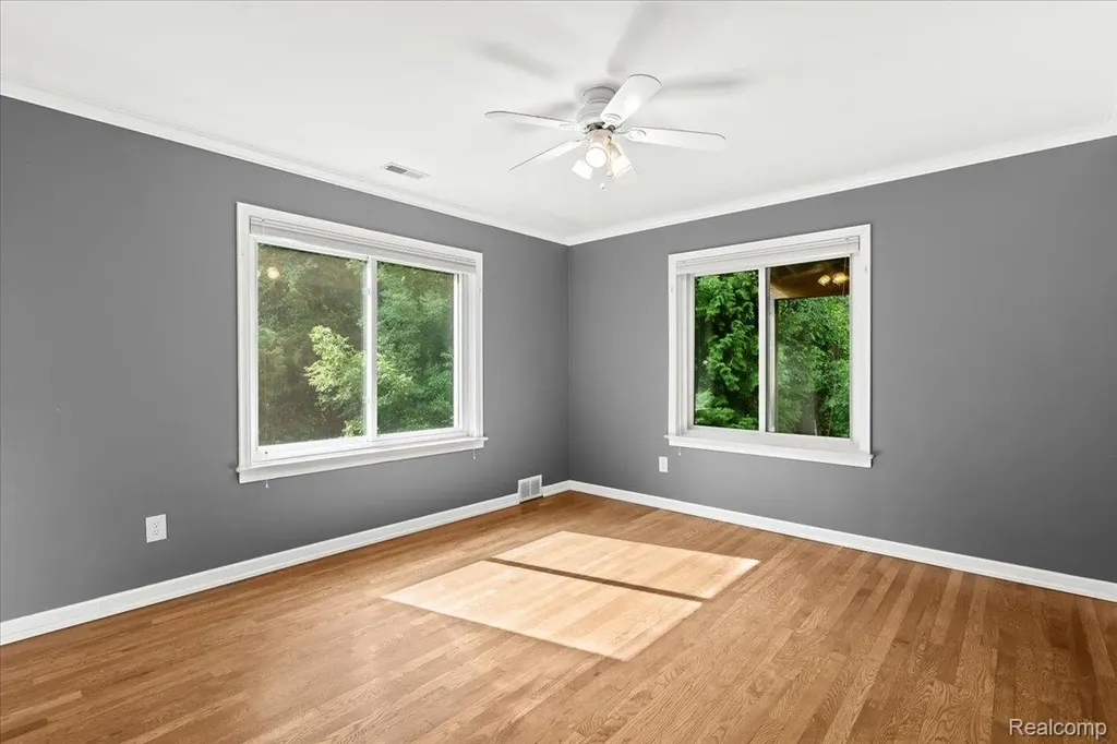 1350 Pettibone Lake Road Highland Charter Township MI 48356