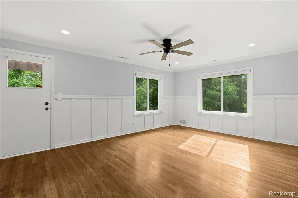1350 Pettibone Lake Road Highland Charter Township MI 48356