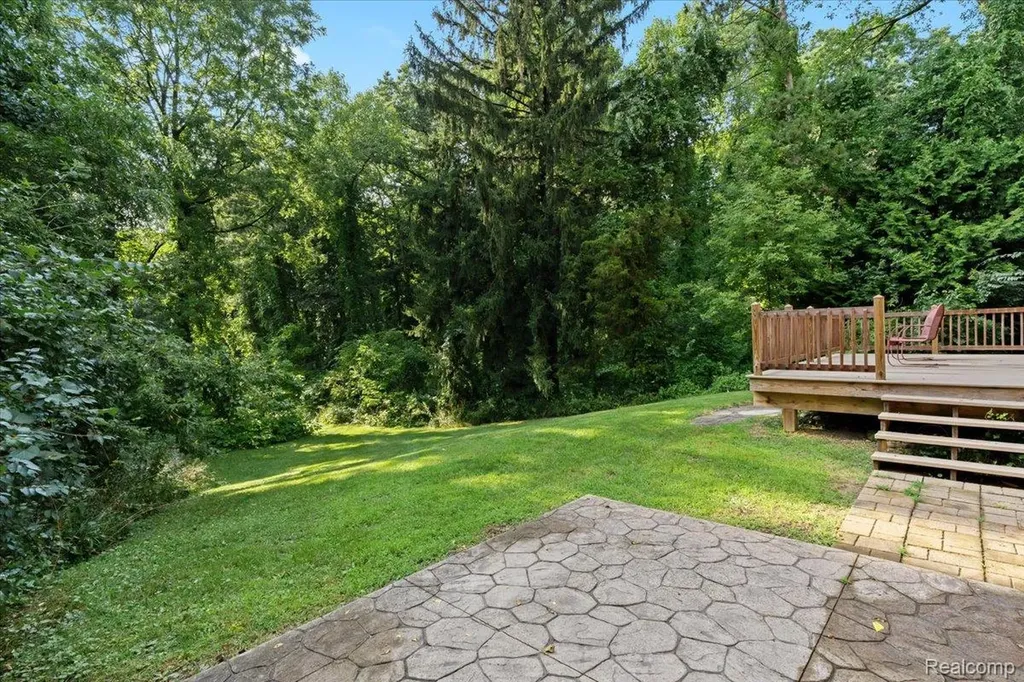 1350 Pettibone Lake Road Highland Charter Township MI 48356