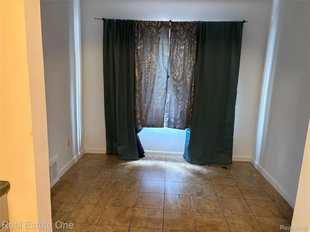1843 Buckingham Avenue Lincoln Park City MI 48146