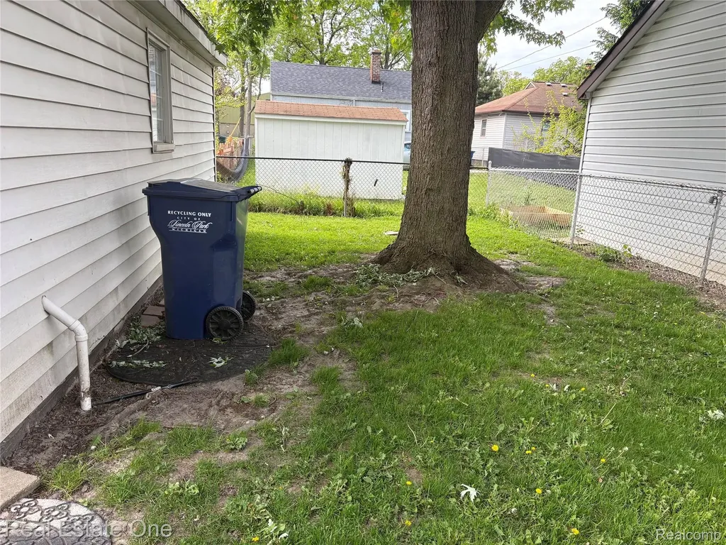 1843 Buckingham Avenue Lincoln Park City MI 48146