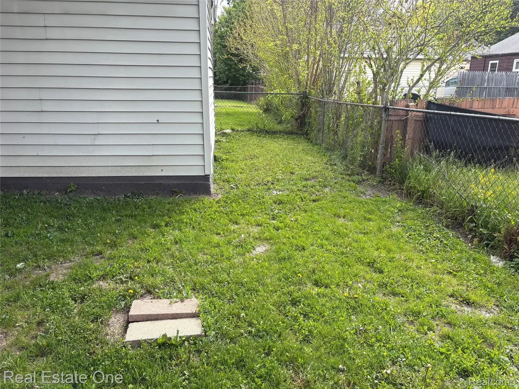 1843 Buckingham Avenue Lincoln Park City MI 48146