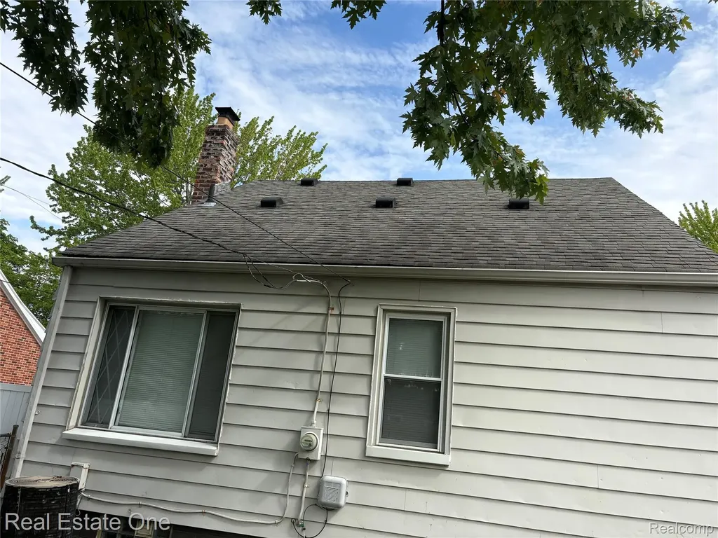 1843 Buckingham Avenue Lincoln Park City MI 48146