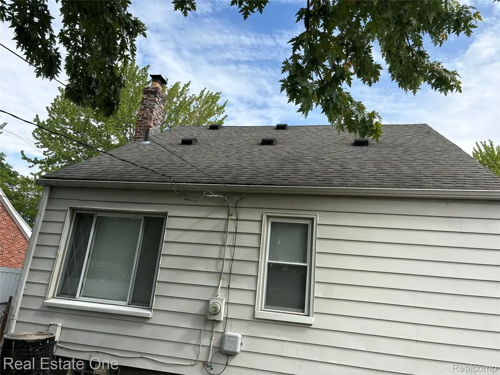 1843 Buckingham Avenue Lincoln Park City MI 48146