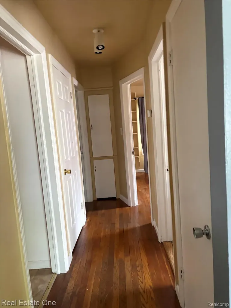 1843 Buckingham Avenue Lincoln Park City MI 48146