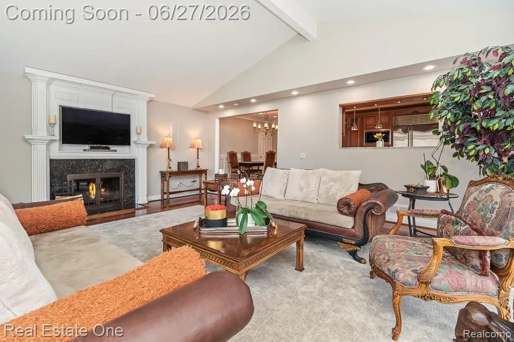 6595 Edith Court Troy City MI 48085