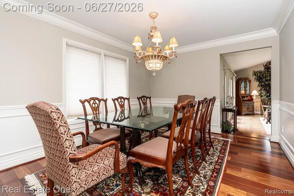 6595 Edith Court Troy City MI 48085
