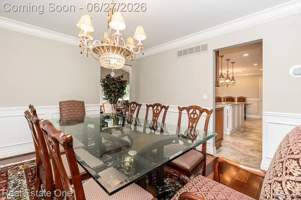 6595 Edith Court Troy City MI 48085