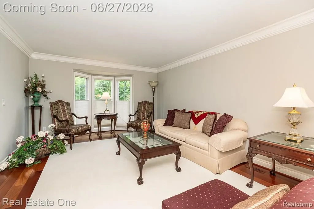6595 Edith Court Troy City MI 48085