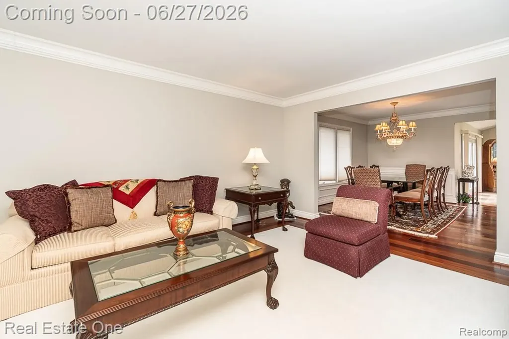 6595 Edith Court Troy City MI 48085