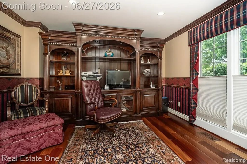 6595 Edith Court Troy City MI 48085