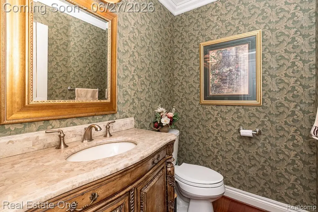 6595 Edith Court Troy City MI 48085