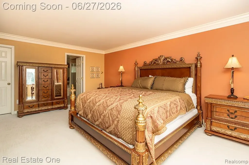 6595 Edith Court Troy City MI 48085