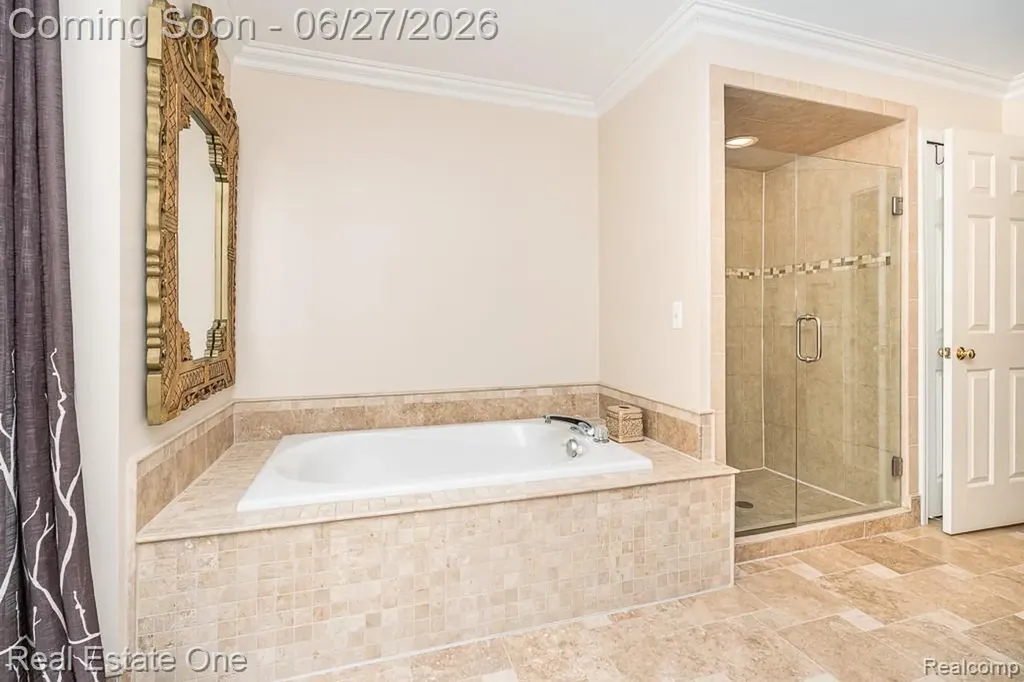 6595 Edith Court Troy City MI 48085