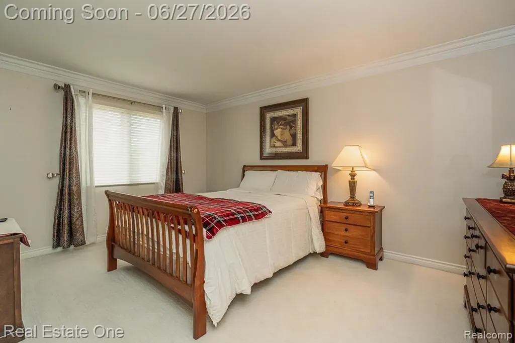 6595 Edith Court Troy City MI 48085