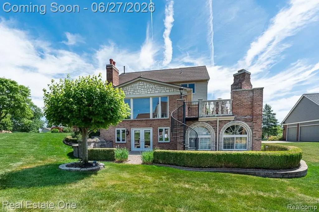 6595 Edith Court Troy City MI 48085