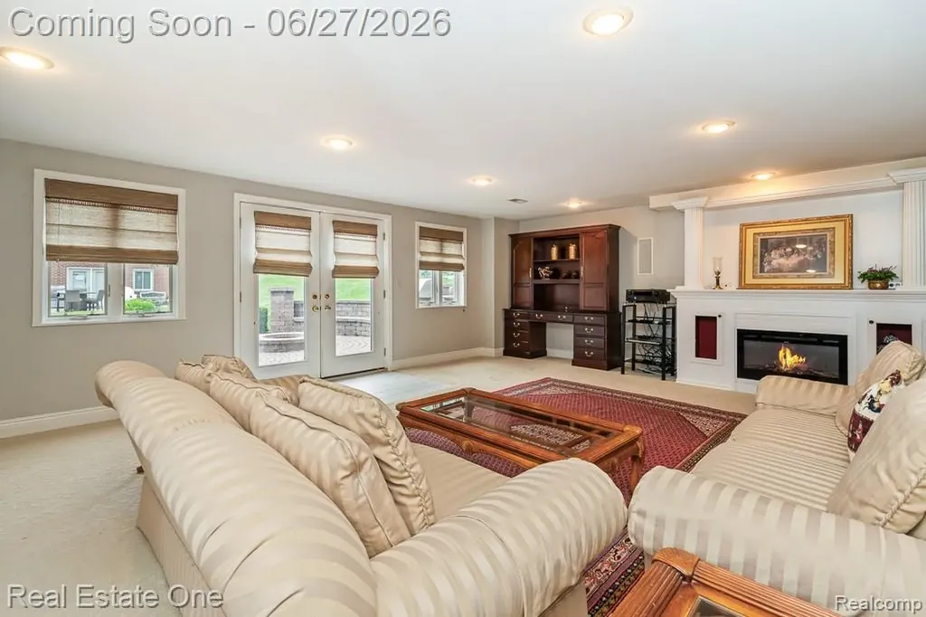 6595 Edith Court Troy City MI 48085