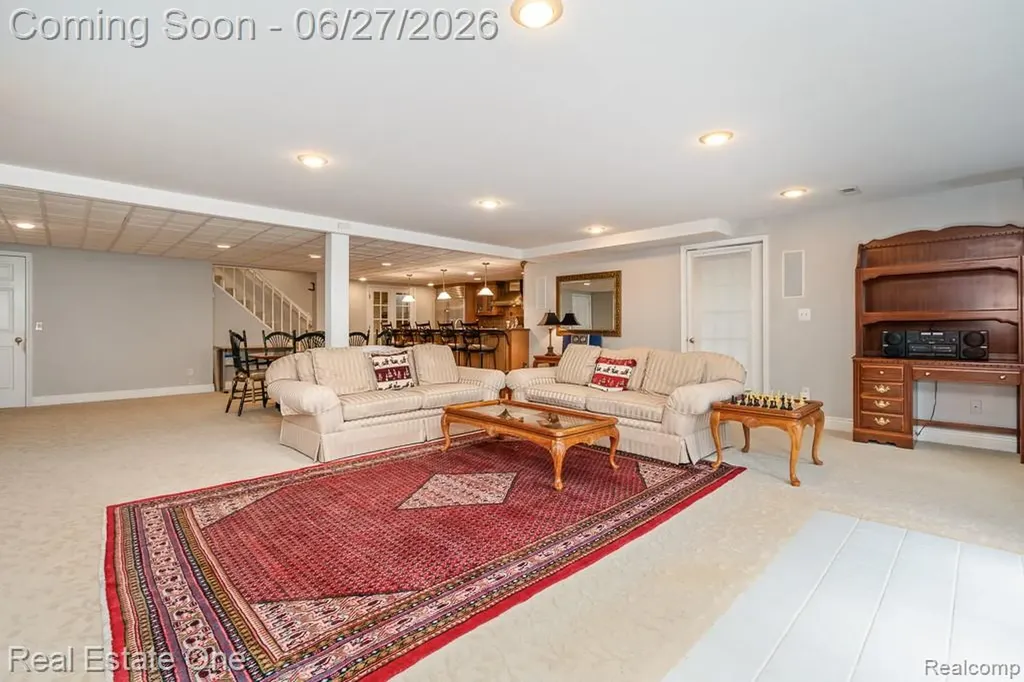 6595 Edith Court Troy City MI 48085