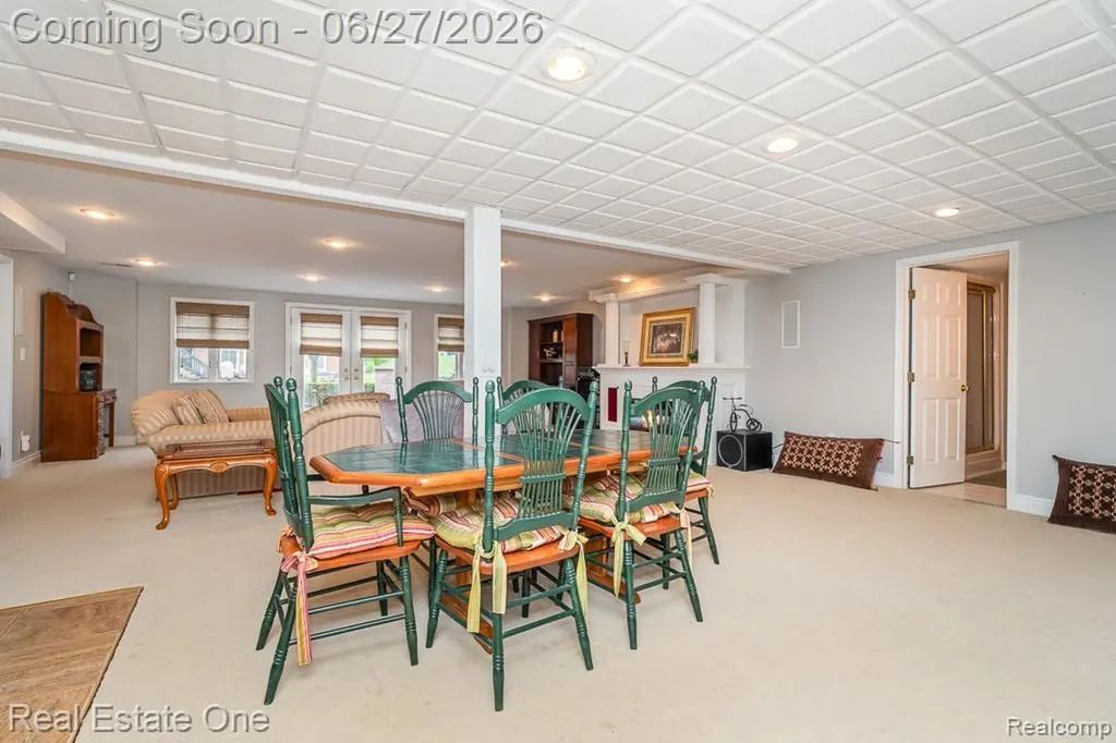 6595 Edith Court Troy City MI 48085