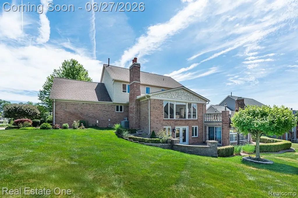 6595 Edith Court Troy City MI 48085