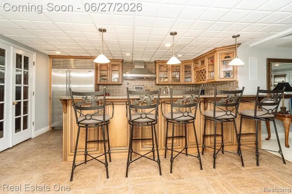 6595 Edith Court Troy City MI 48085