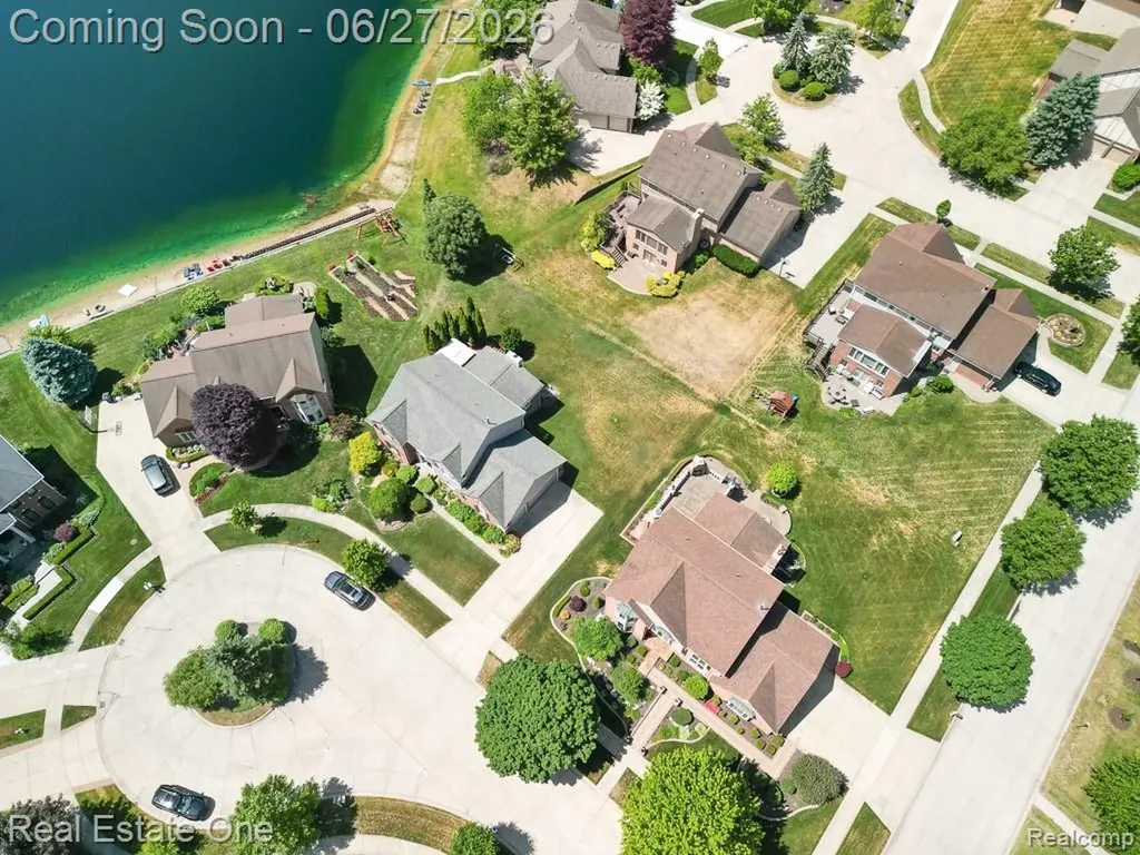 6595 Edith Court Troy City MI 48085