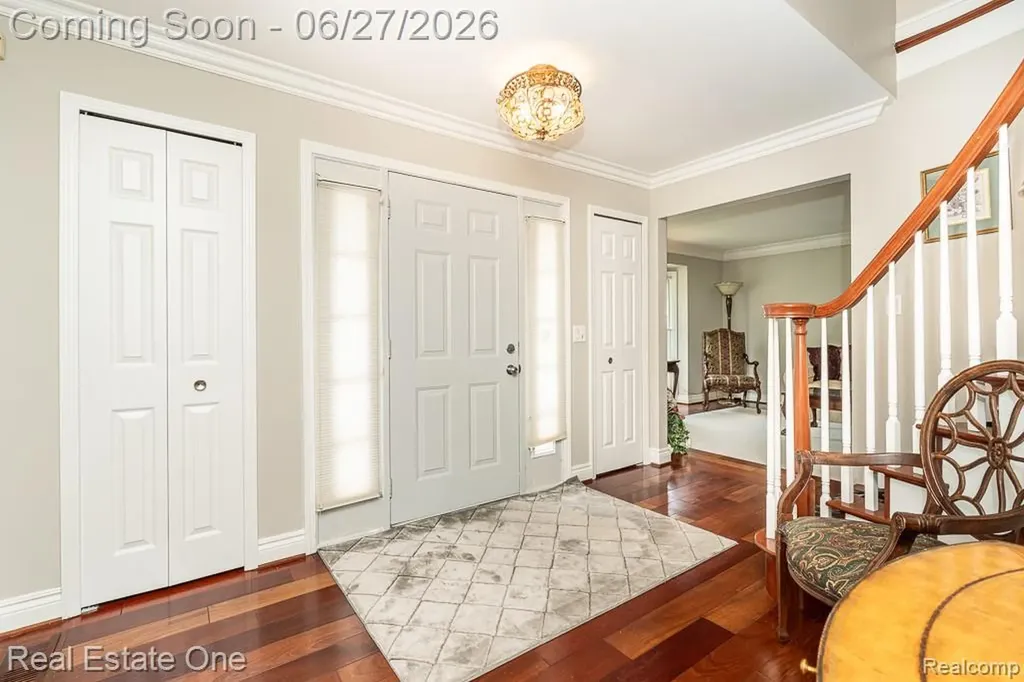 6595 Edith Court Troy City MI 48085