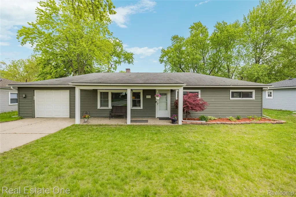 2262 Kohler Street Waterford Charter Township MI 48329