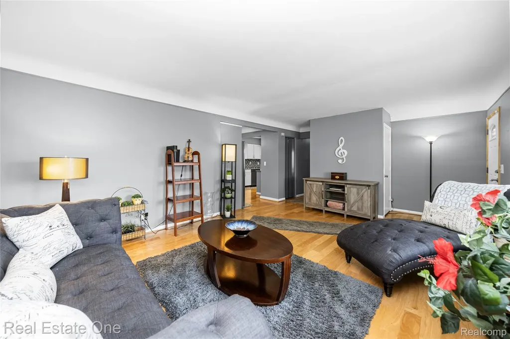 2262 Kohler Street Waterford Charter Township MI 48329