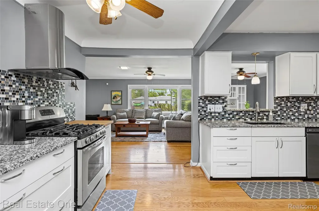 2262 Kohler Street Waterford Charter Township MI 48329