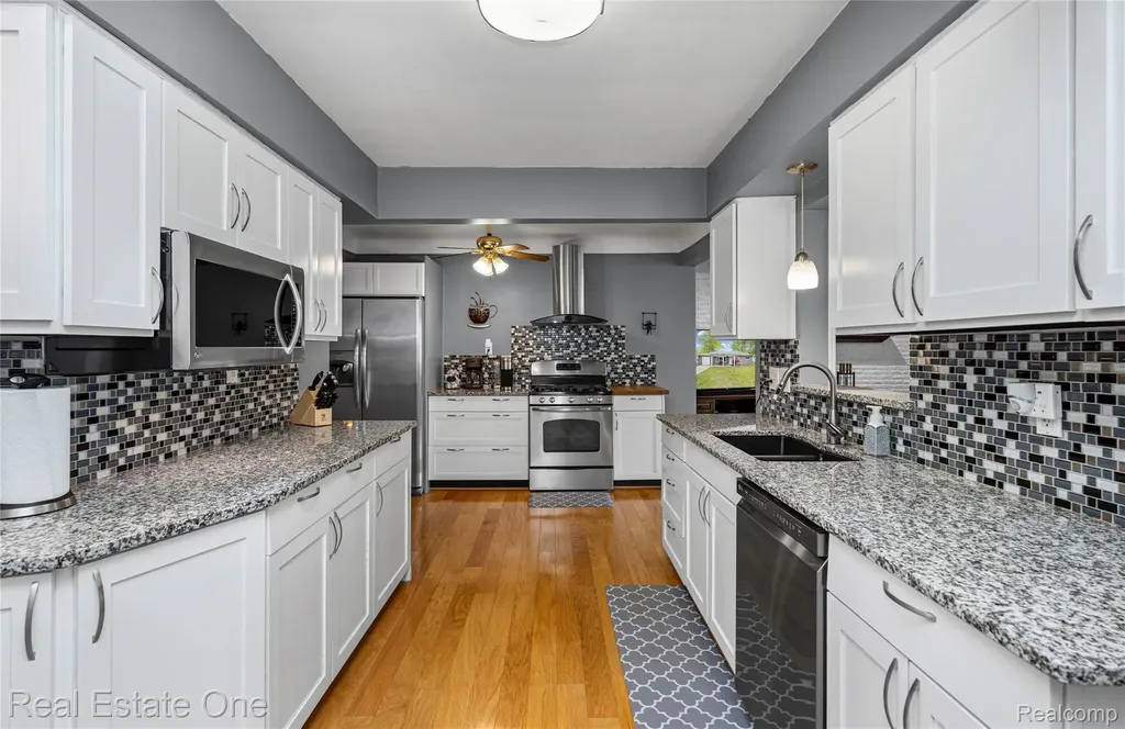 2262 Kohler Street Waterford Charter Township MI 48329