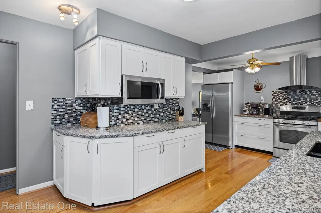 2262 Kohler Street Waterford Charter Township MI 48329