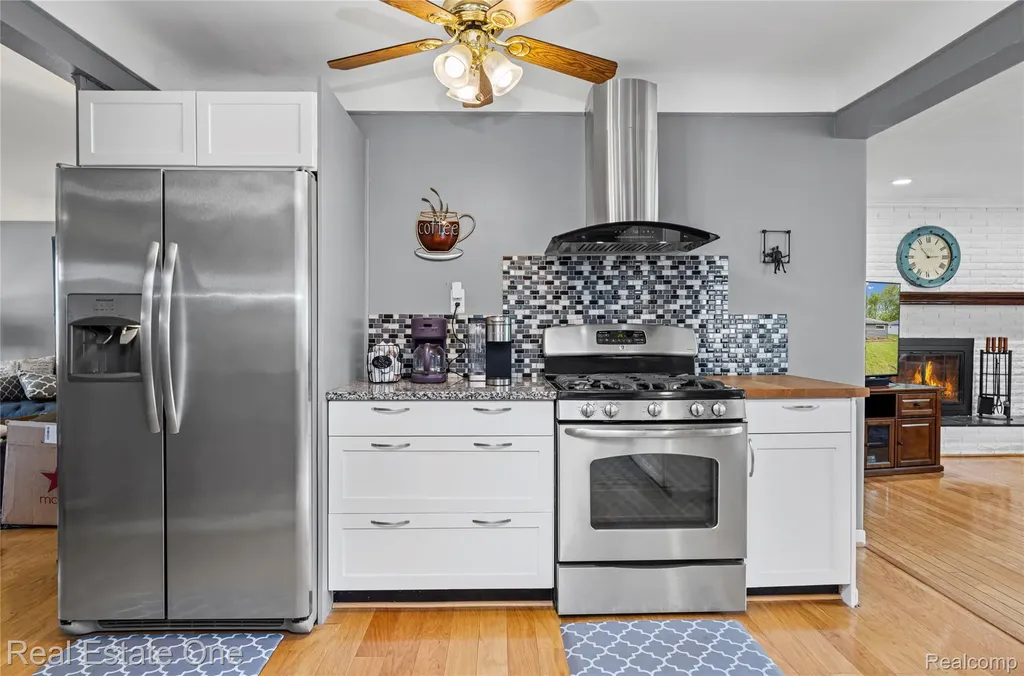 2262 Kohler Street Waterford Charter Township MI 48329