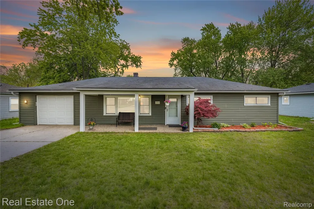 2262 Kohler Street Waterford Charter Township MI 48329