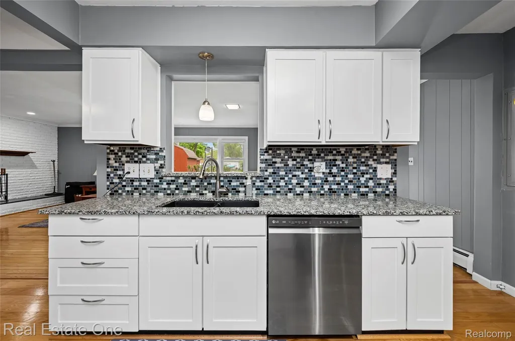 2262 Kohler Street Waterford Charter Township MI 48329