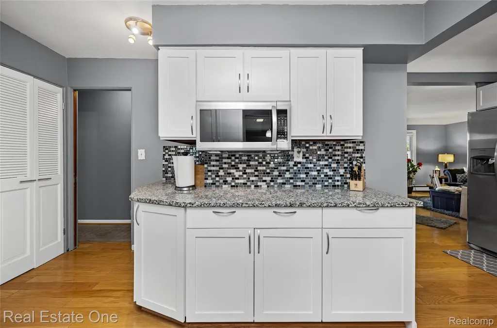 2262 Kohler Street Waterford Charter Township MI 48329