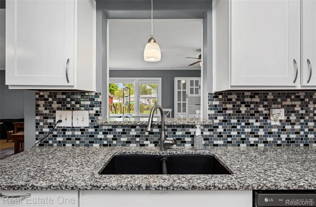 2262 Kohler Street Waterford Charter Township MI 48329