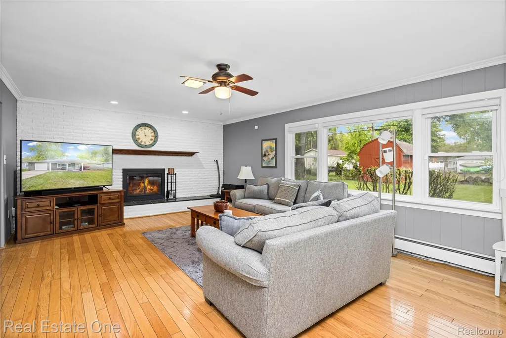 2262 Kohler Street Waterford Charter Township MI 48329