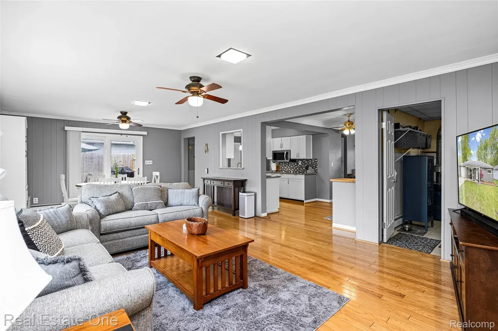 2262 Kohler Street Waterford Charter Township MI 48329