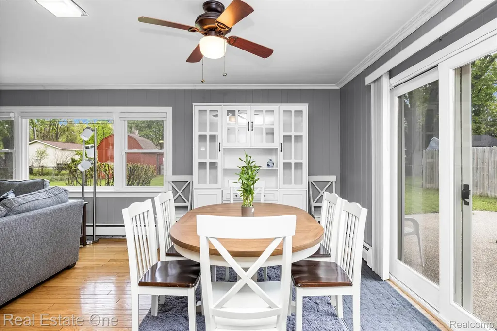 2262 Kohler Street Waterford Charter Township MI 48329