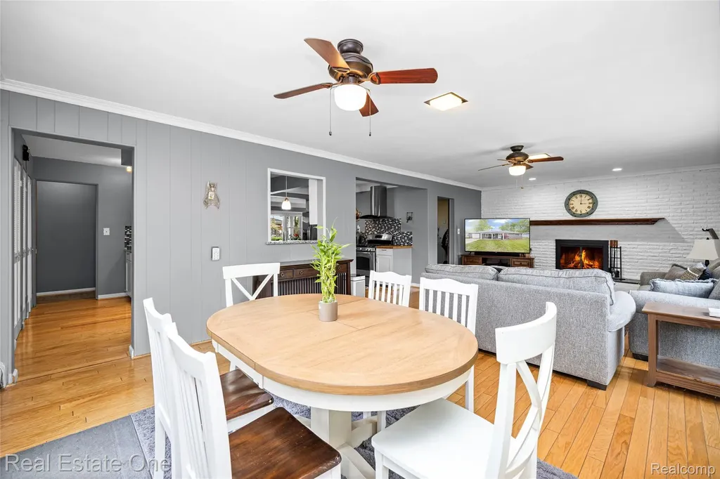 2262 Kohler Street Waterford Charter Township MI 48329