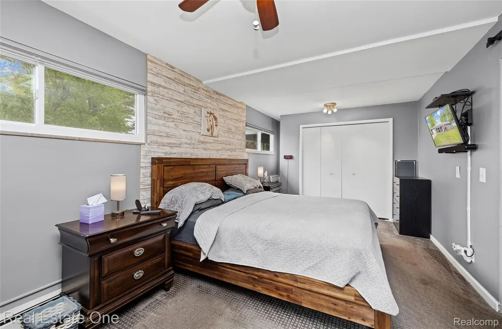 2262 Kohler Street Waterford Charter Township MI 48329